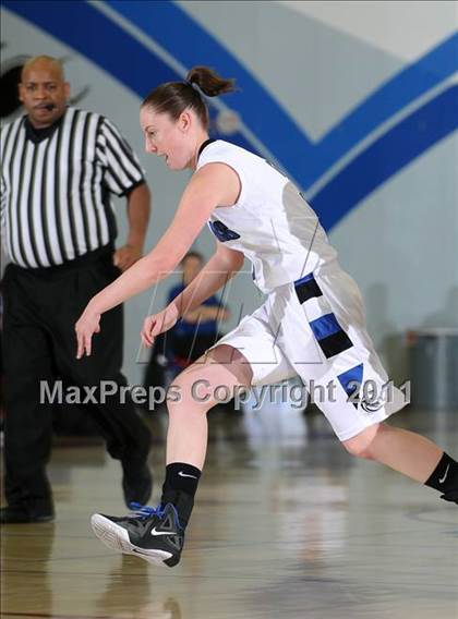 Thumbnail 3 in Monterey Trail vs. Capital Christian (Bulldog Winter Classic) photogallery.