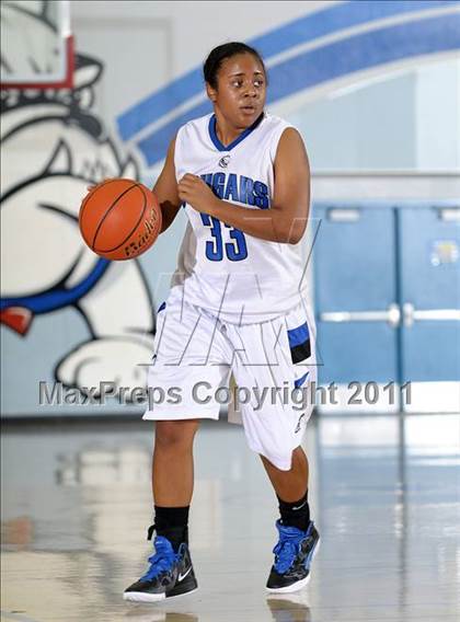 Thumbnail 3 in Monterey Trail vs. Capital Christian (Bulldog Winter Classic) photogallery.