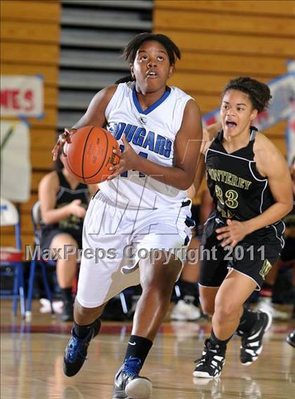 Thumbnail 2 in Monterey Trail vs. Capital Christian (Bulldog Winter Classic) photogallery.
