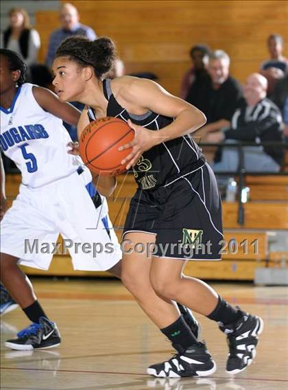 Thumbnail 3 in Monterey Trail vs. Capital Christian (Bulldog Winter Classic) photogallery.