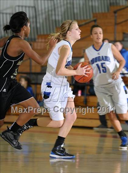Thumbnail 3 in Monterey Trail vs. Capital Christian (Bulldog Winter Classic) photogallery.