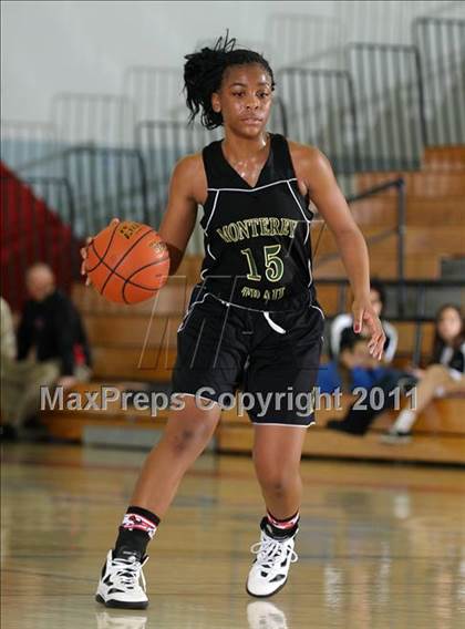 Thumbnail 2 in Monterey Trail vs. Capital Christian (Bulldog Winter Classic) photogallery.