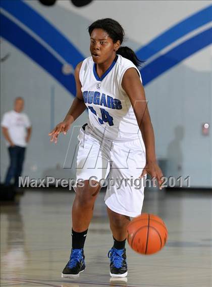Thumbnail 3 in Monterey Trail vs. Capital Christian (Bulldog Winter Classic) photogallery.