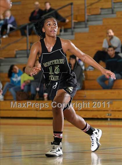 Thumbnail 3 in Monterey Trail vs. Capital Christian (Bulldog Winter Classic) photogallery.