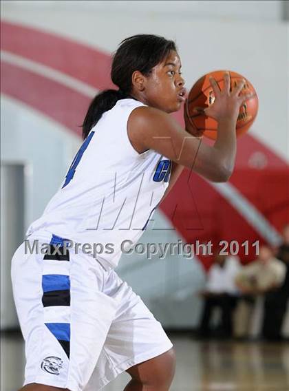 Thumbnail 2 in Monterey Trail vs. Capital Christian (Bulldog Winter Classic) photogallery.
