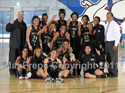 Thumbnail 2 in Monterey Trail vs. Capital Christian (Bulldog Winter Classic) photogallery.