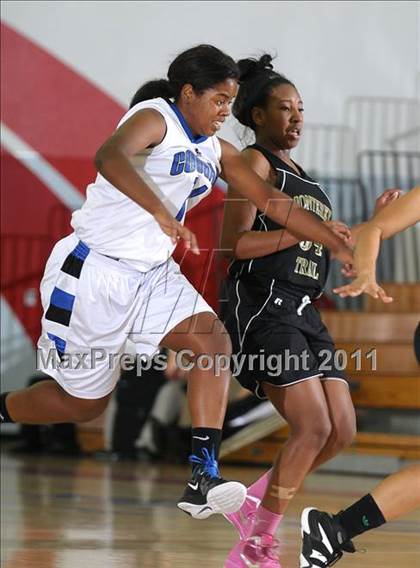 Thumbnail 2 in Monterey Trail vs. Capital Christian (Bulldog Winter Classic) photogallery.