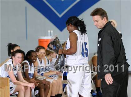 Thumbnail 2 in Monterey Trail vs. Capital Christian (Bulldog Winter Classic) photogallery.