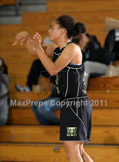 Thumbnail 3 in Monterey Trail vs. Capital Christian (Bulldog Winter Classic) photogallery.
