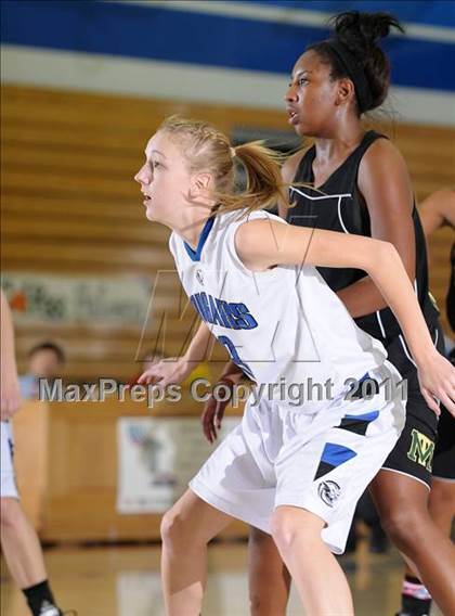 Thumbnail 2 in Monterey Trail vs. Capital Christian (Bulldog Winter Classic) photogallery.