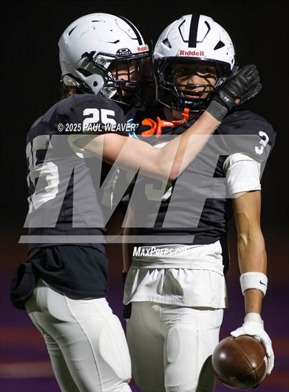 Thumbnail 3 in Hollidaysburg vs. Delaware Valley (PIAA Class 5A First Round) photogallery.