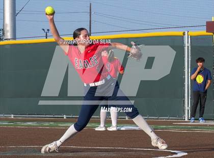 Thumbnail 2 in Bellaire @ Atascocita (UIL 6A D1 Softball Regional Semi-Final) photogallery.