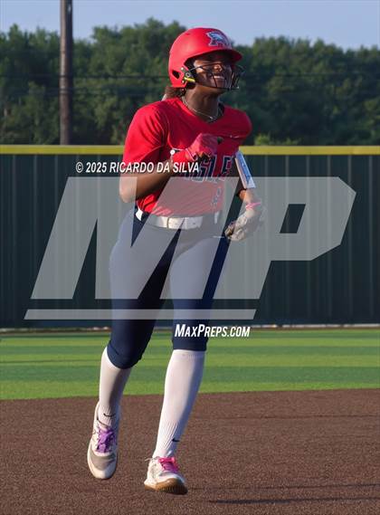 Thumbnail 3 in Bellaire @ Atascocita (UIL 6A D1 Softball Regional Semi-Final) photogallery.