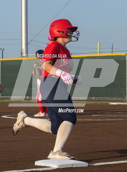 Thumbnail 3 in Bellaire @ Atascocita (UIL 6A D1 Softball Regional Semi-Final) photogallery.