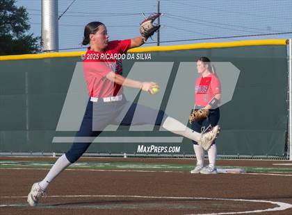 Thumbnail 3 in Bellaire @ Atascocita (UIL 6A D1 Softball Regional Semi-Final) photogallery.