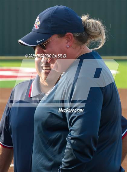 Thumbnail 3 in Bellaire @ Atascocita (UIL 6A D1 Softball Regional Semi-Final) photogallery.