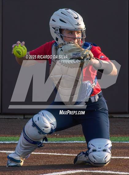 Thumbnail 2 in Bellaire @ Atascocita (UIL 6A D1 Softball Regional Semi-Final) photogallery.