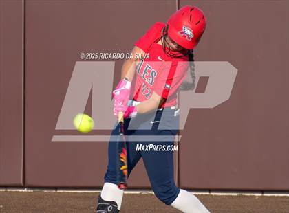 Thumbnail 1 in Bellaire @ Atascocita (UIL 6A D1 Softball Regional Semi-Final) photogallery.