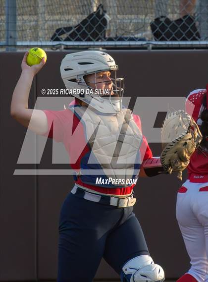 Thumbnail 2 in Bellaire @ Atascocita (UIL 6A D1 Softball Regional Semi-Final) photogallery.