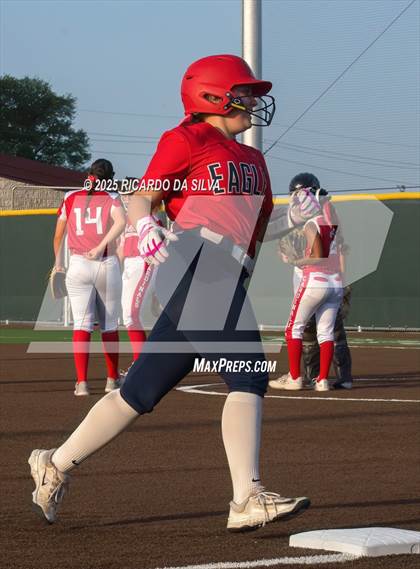 Thumbnail 2 in Bellaire @ Atascocita (UIL 6A D1 Softball Regional Semi-Final) photogallery.