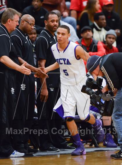 Thumbnail 3 in HCYA vs. Word of God Christian Academy (HighSchoolOT.com Holiday Invitational) photogallery.