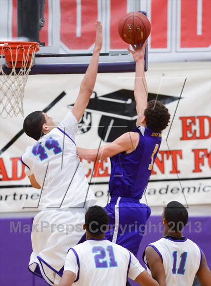 Thumbnail 3 in HCYA vs. Word of God Christian Academy (HighSchoolOT.com Holiday Invitational) photogallery.