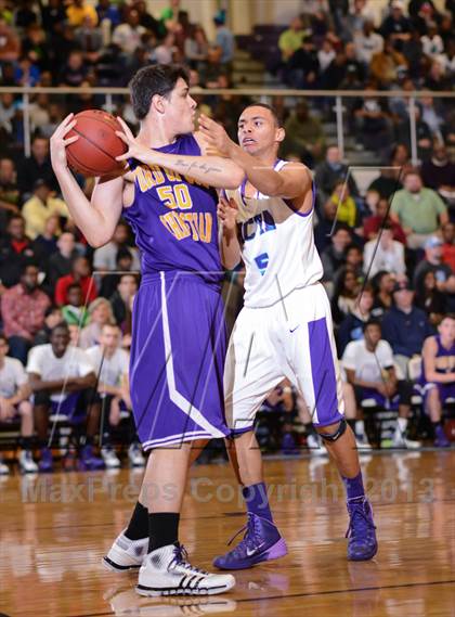 Thumbnail 3 in HCYA vs. Word of God Christian Academy (HighSchoolOT.com Holiday Invitational) photogallery.