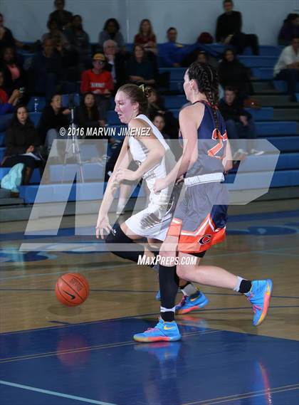 Thumbnail 1 in Oaks Christian vs Chaminade photogallery.