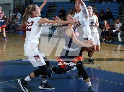 Thumbnail 3 in Oaks Christian vs Chaminade photogallery.