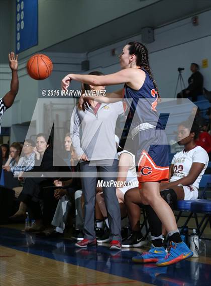 Thumbnail 3 in Oaks Christian vs Chaminade photogallery.