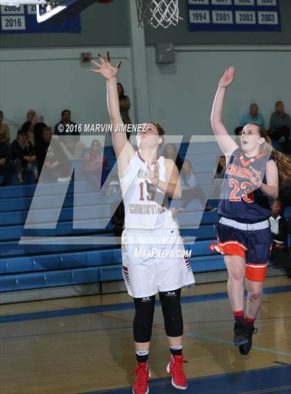 Thumbnail 3 in Oaks Christian vs Chaminade photogallery.