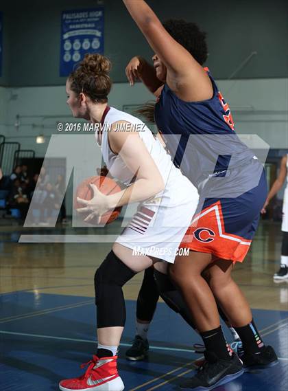 Thumbnail 3 in Oaks Christian vs Chaminade photogallery.