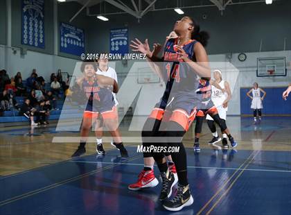 Thumbnail 3 in Oaks Christian vs Chaminade photogallery.
