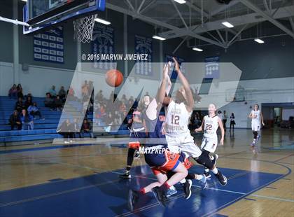 Thumbnail 1 in Oaks Christian vs Chaminade photogallery.