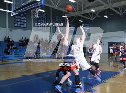 Thumbnail 1 in Oaks Christian vs Chaminade photogallery.