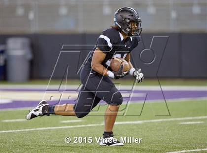 Thumbnail 3 in Bellarmine Prep vs. Bonney Lake (Emerald City Classic) photogallery.