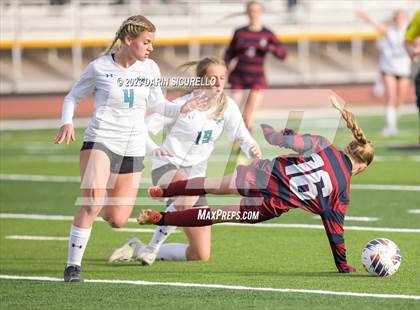 Thumbnail 2 in Highland vs Perry (AIA 6A Semifinal) photogallery.