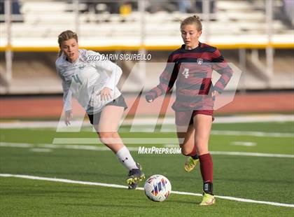 Thumbnail 3 in Highland vs Perry (AIA 6A Semifinal) photogallery.