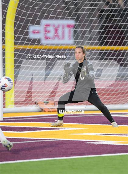 Thumbnail 3 in Highland vs Perry (AIA 6A Semifinal) photogallery.