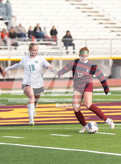 Thumbnail 1 in Highland vs Perry (AIA 6A Semifinal) photogallery.