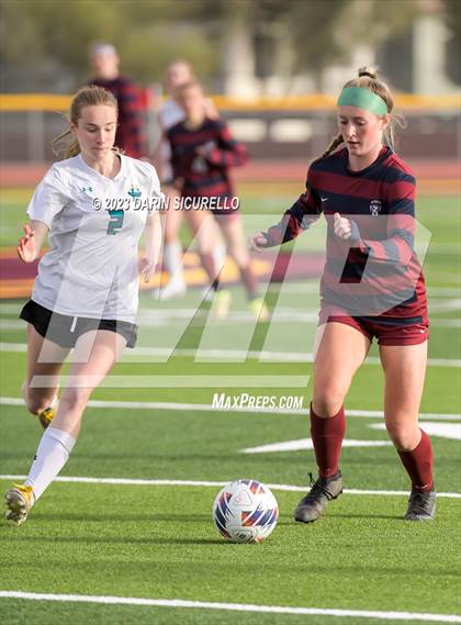 Thumbnail 2 in Highland vs Perry (AIA 6A Semifinal) photogallery.