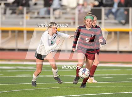 Thumbnail 1 in Highland vs Perry (AIA 6A Semifinal) photogallery.