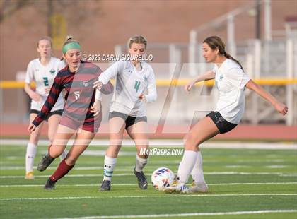 Thumbnail 3 in Highland vs Perry (AIA 6A Semifinal) photogallery.