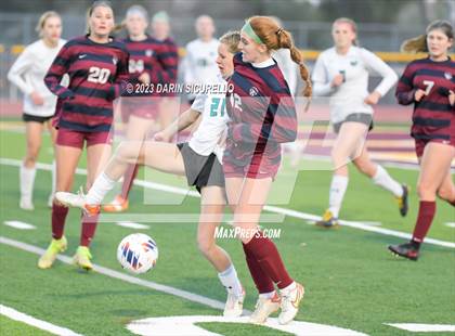 Thumbnail 3 in Highland vs Perry (AIA 6A Semifinal) photogallery.