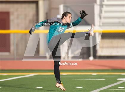 Thumbnail 1 in Highland vs Perry (AIA 6A Semifinal) photogallery.