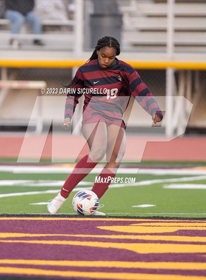 Thumbnail 2 in Highland vs Perry (AIA 6A Semifinal) photogallery.