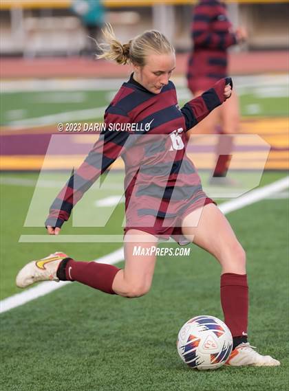 Thumbnail 3 in Highland vs Perry (AIA 6A Semifinal) photogallery.