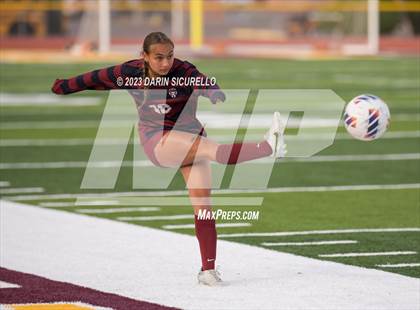 Thumbnail 2 in Highland vs Perry (AIA 6A Semifinal) photogallery.