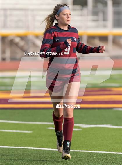 Thumbnail 3 in Highland vs Perry (AIA 6A Semifinal) photogallery.