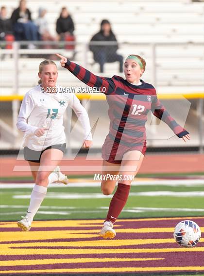 Thumbnail 2 in Highland vs Perry (AIA 6A Semifinal) photogallery.